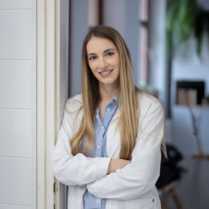 Dr. Burián Hanna